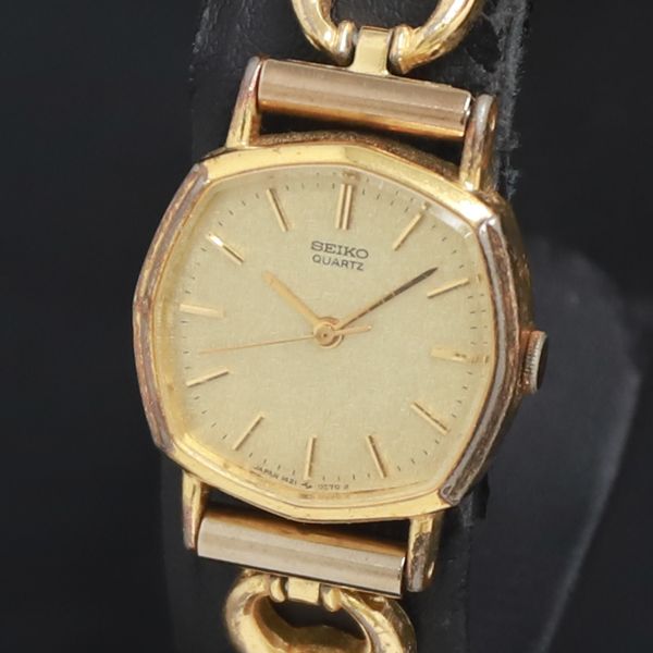 美品 シャンパンゴールド SEIKO クォーツ ゴールド 稼働品 腕時計 稼働 SEIKO Dolce 腕時計 GHA 超硬合金 美品 サファイア1582
