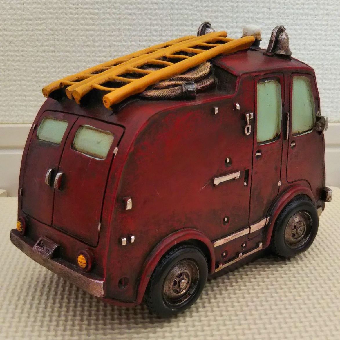 80.ワーナーブラザーズ　車　貯金箱　ソフビ 80.ワーナーブラザーズ 車 貯金箱 ソフビ 80.ワーナーブラザーズ