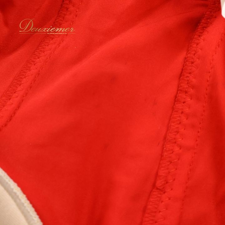 ラテンドレス 赤