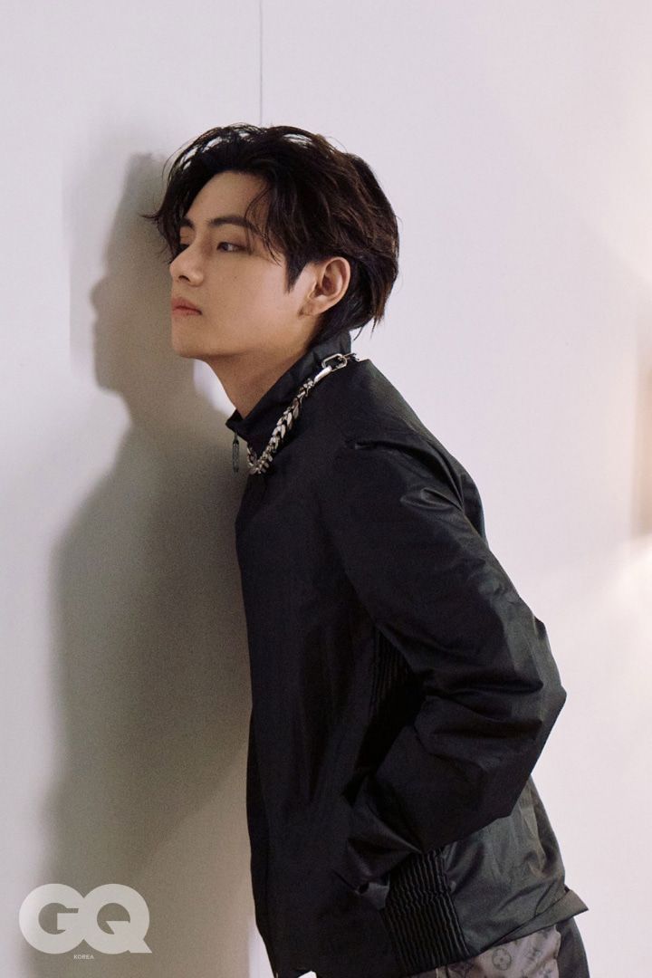 新品 GQ BTS V テヒョン テテ 和訳付き 先着ポスター付き 未読 - メルカリ