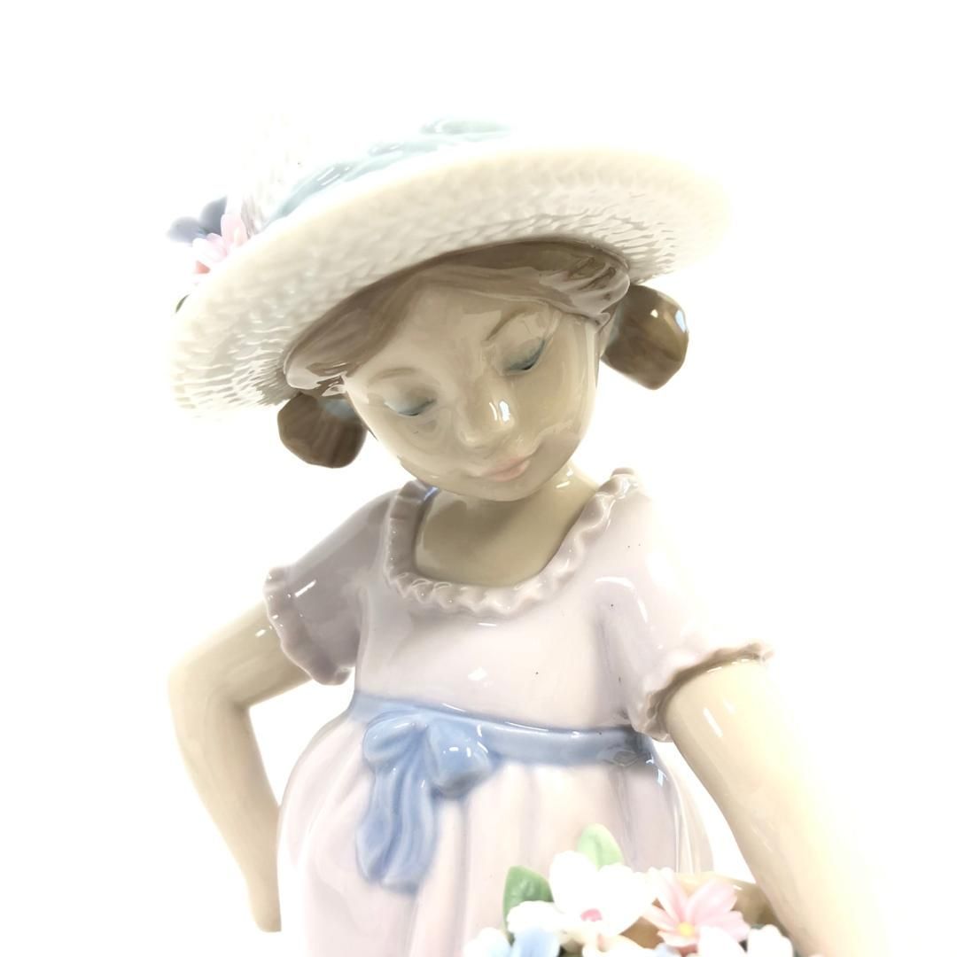 リヤドロ陶器人形(花と少女 可愛いお友達 ＃6826)