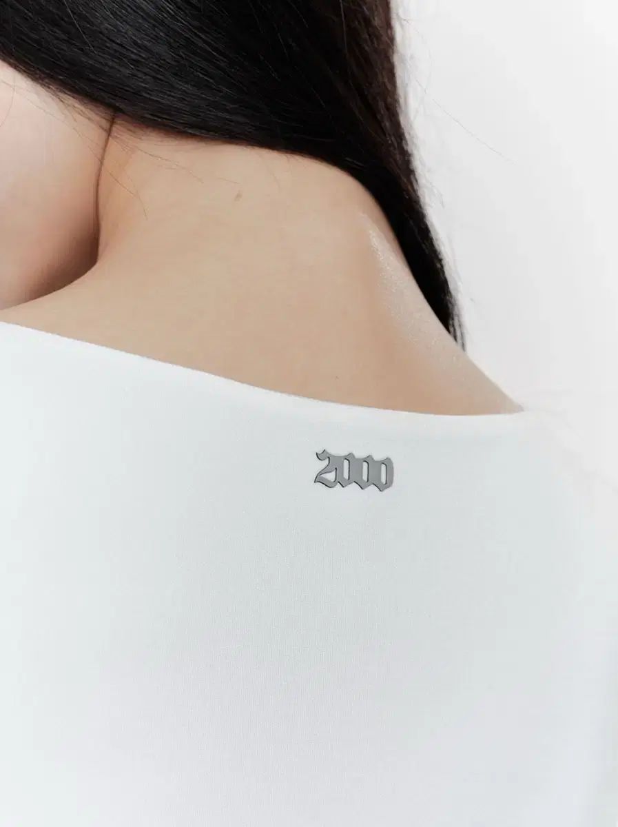 2000 ブルーアーカイブ Vネック コンテュア 長袖Tシャツ 白 01