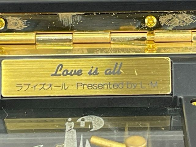 美品 DISCRETION オルゴール ピアノ型 ブラック ラブイズオール 小物