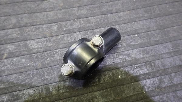 スズキ　250SB LX250L　ミラーホルダー左　S84-17