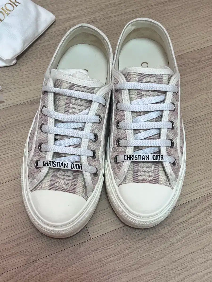 DIOR ウォーキンディオール