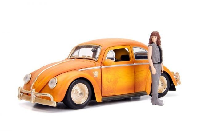 JADA (ジャダ) TRANSFORMERS 1971 Volkswagen Beetle  Bumblebee Charlie Figure 1/24 トランスフォーマー バンブルビー ワーゲン ビートル チャーリー フィギュア付き ミニカー