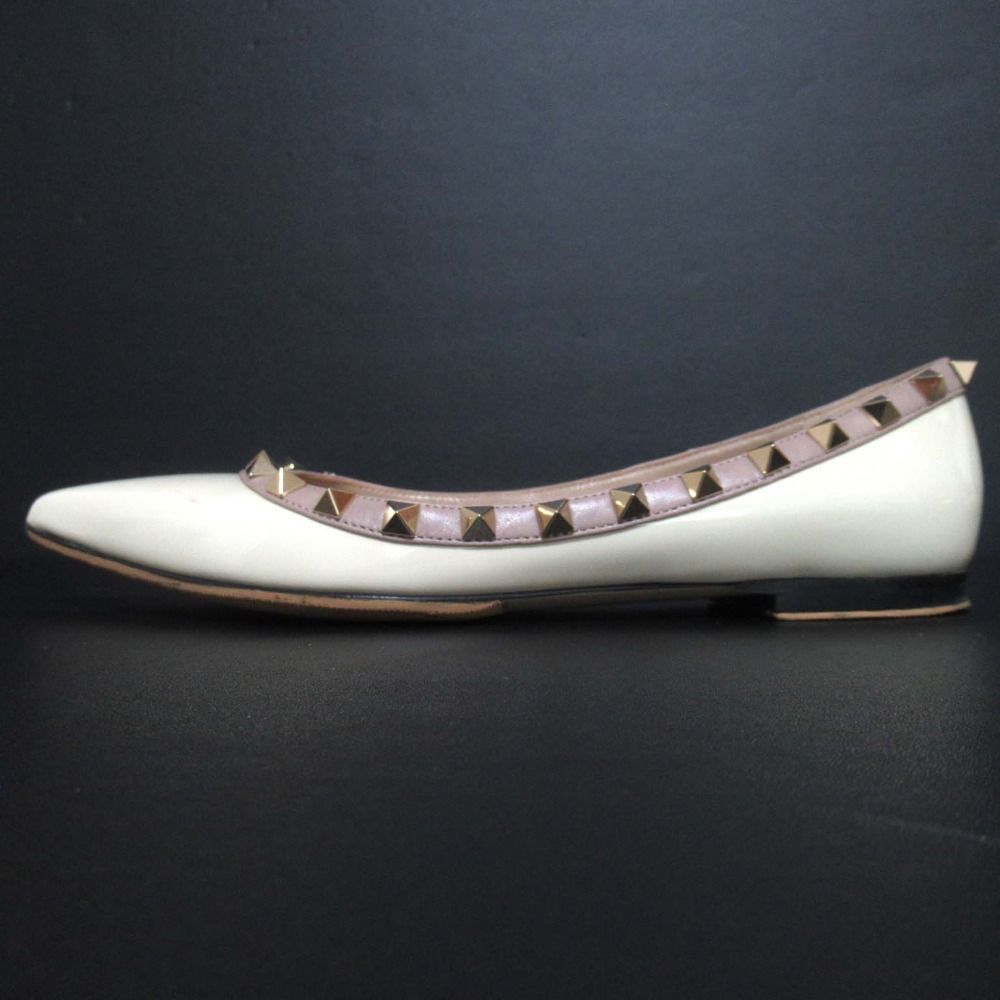 未使用VALENTINOロックスタッズパンプス白アイボリー36/23.5cm 美品 VALENTINO GARAVANI ヴァレンティノ ロックスタッズ ポインテッド