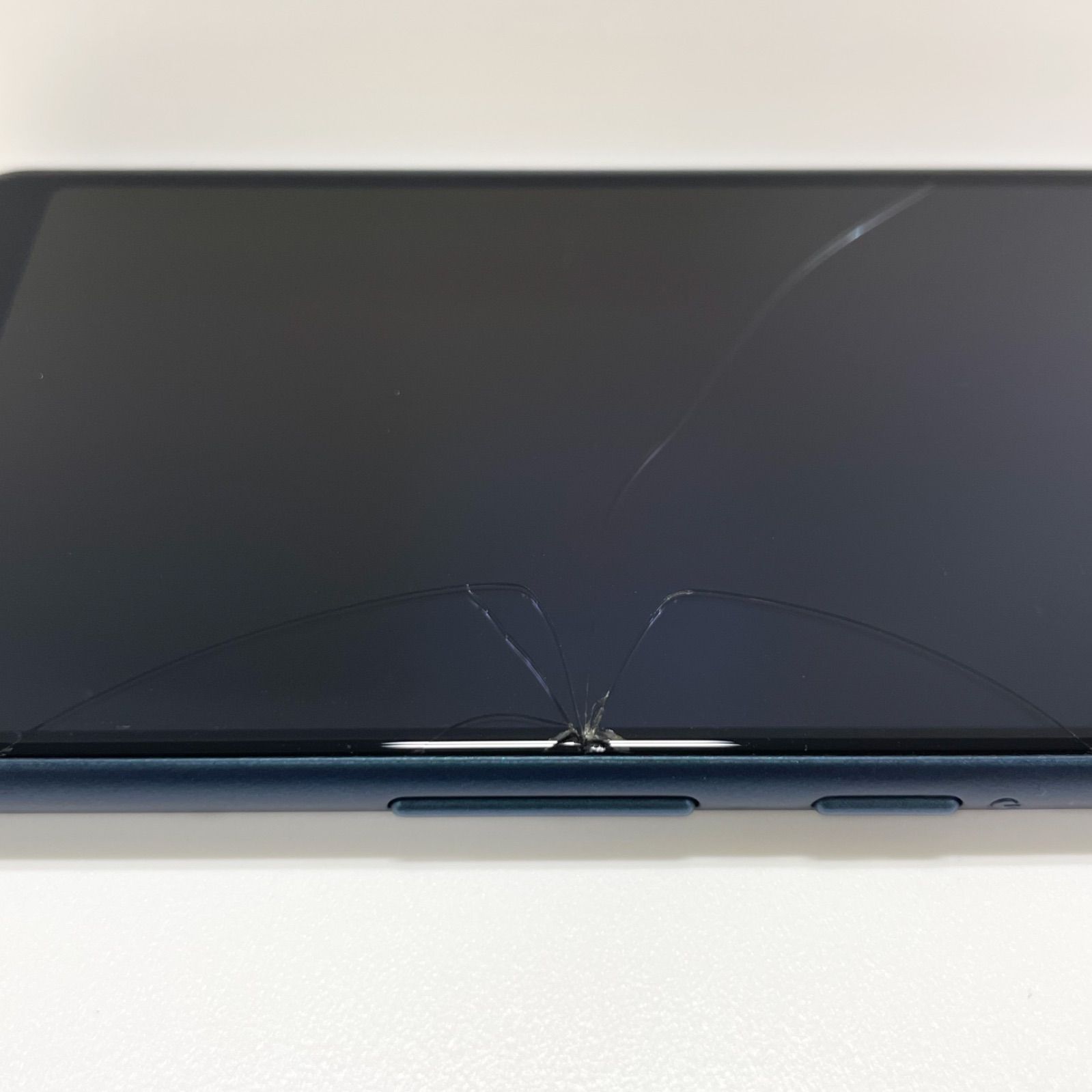 中古・ジャンク品】arrows Be3 F-02L ブラック バッテリー80％以上