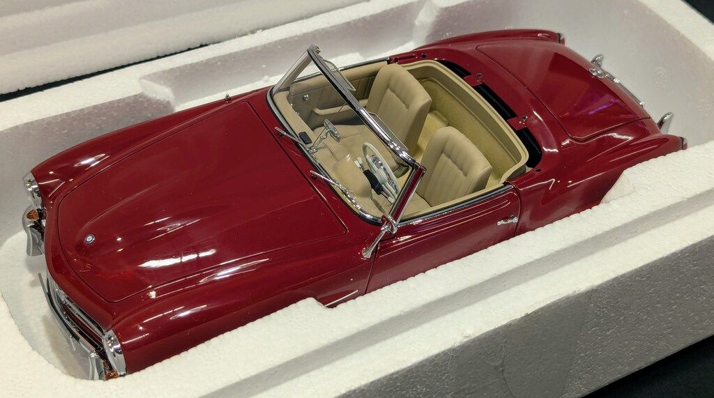 AUTOart 1|18MILLENNIUM MERCEDES-BENZ 190 SL Red 76116