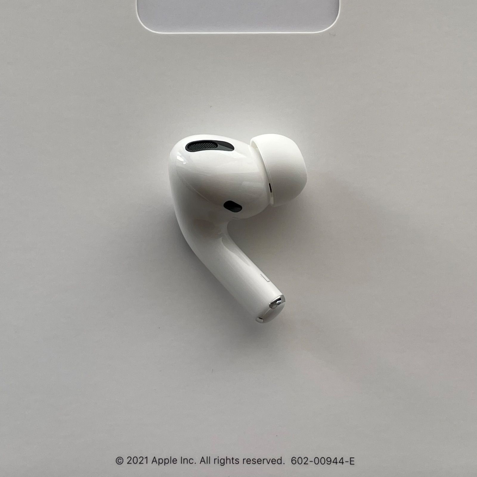 オーディオ機器 イヤフォン オシャレ Apple エアーポッズ 右耳のみ第３世代AirPods R片耳 A2065 
