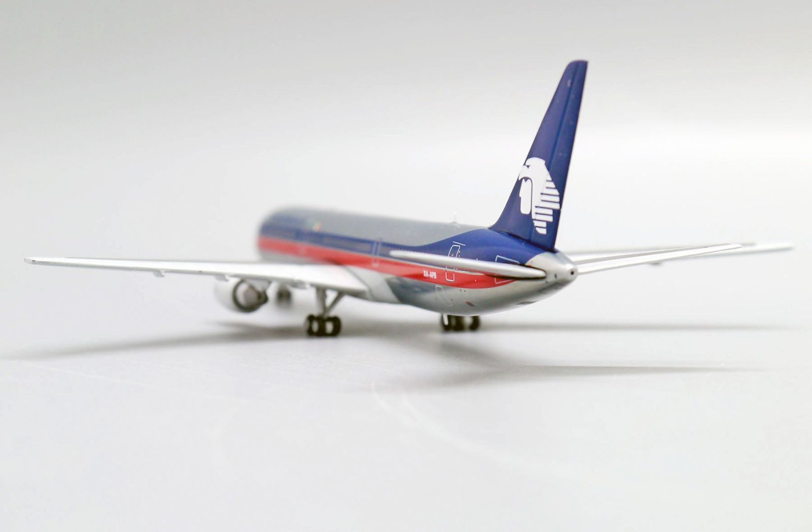 アエロメヒコ航空 767-300ER XA-APB 1/400 アエロメヒコ航空 767-300ER XA-APB 1/400 - メルカリ