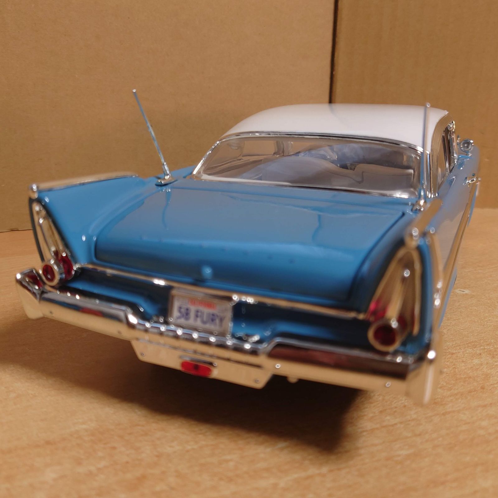 1958 プリムス　フューリー　1/18 1/18 プリムスフューリー 1958 ライトブルー Plymouth Fury