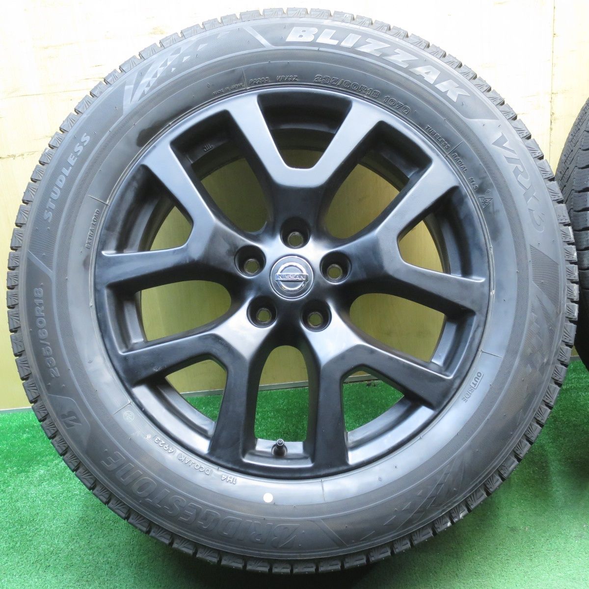 美品】ケレナーズ 18in 8J +30 PCD112 ミシュラン X-ICE3+ 225