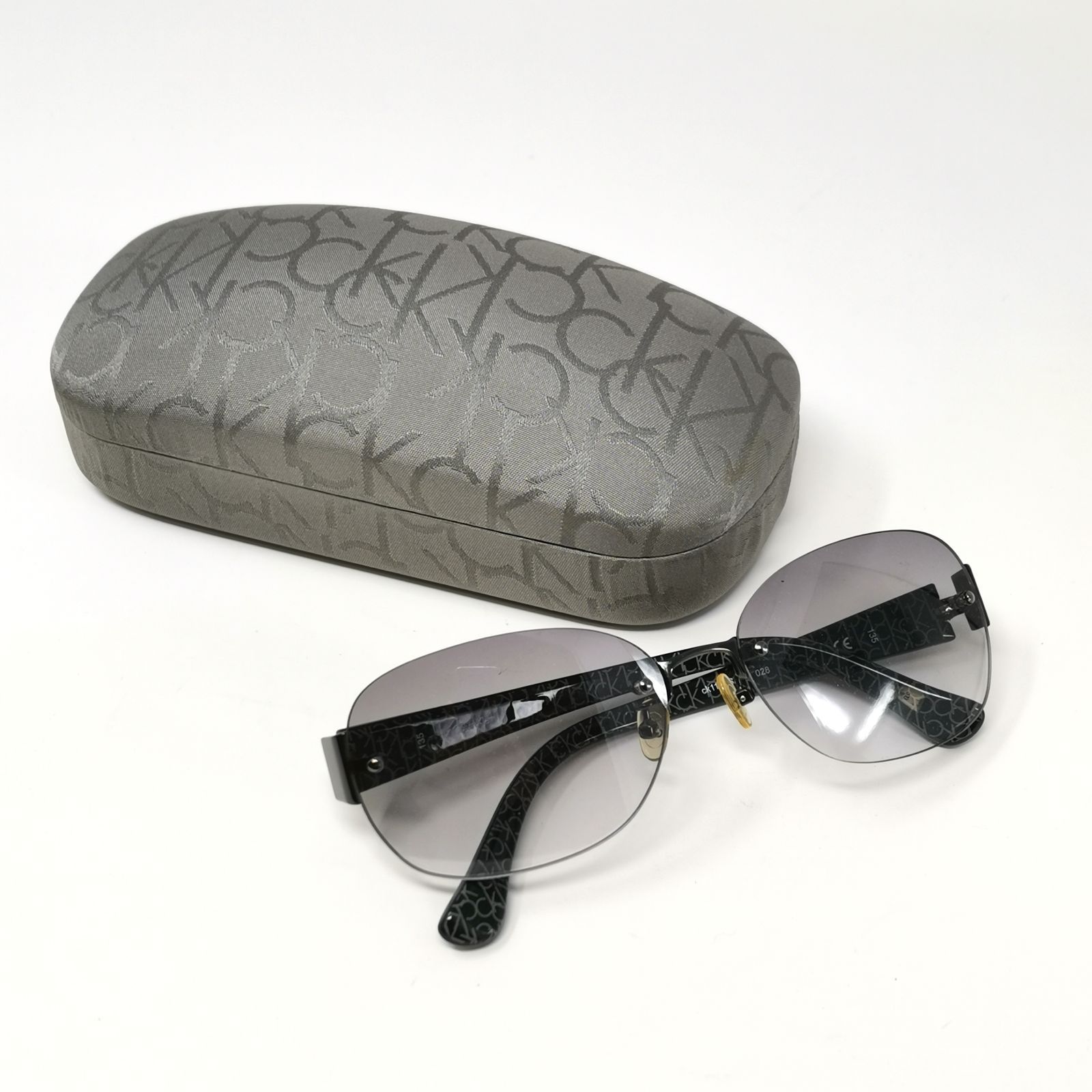 未使用　 サングラス J24608S カルバン・クライン 未使用 Calvin kleinサングラス J24608S カルバン・クライン