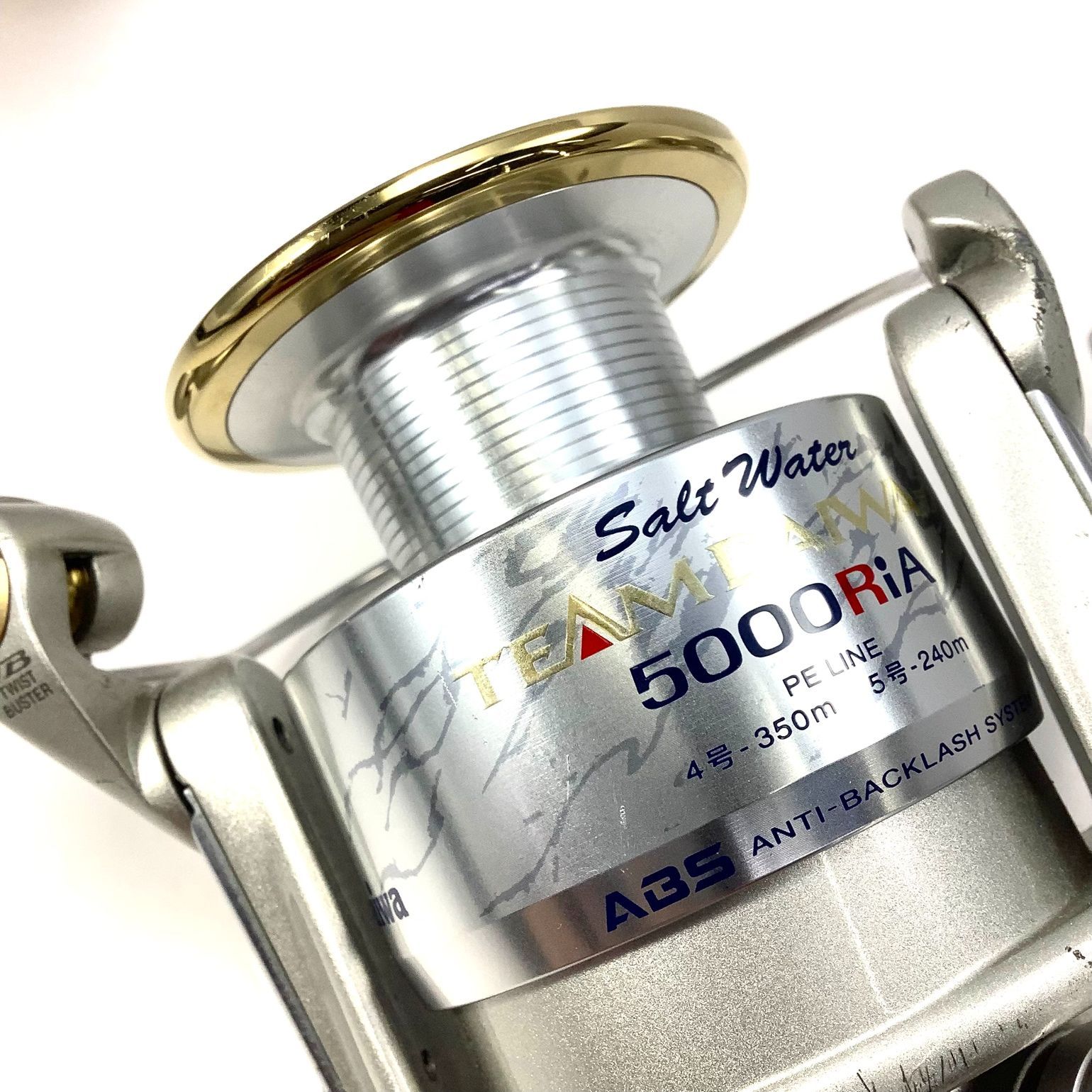 RiA スピニングリール