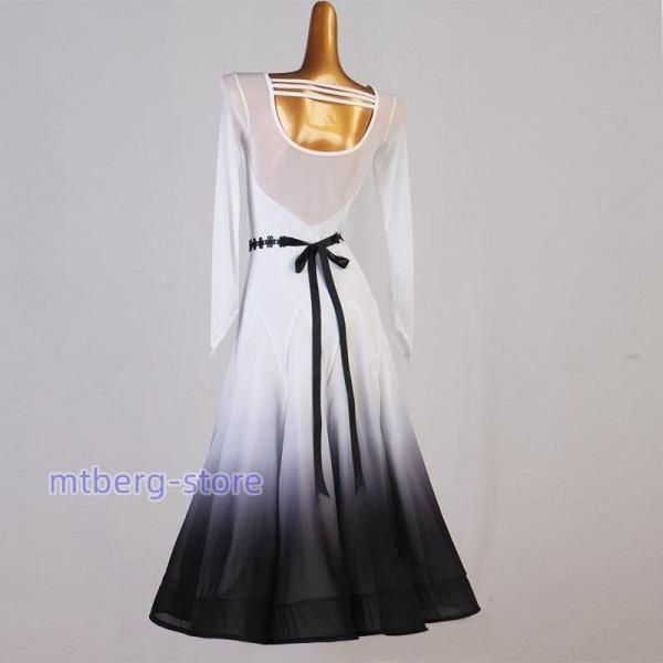 スカートとトップス