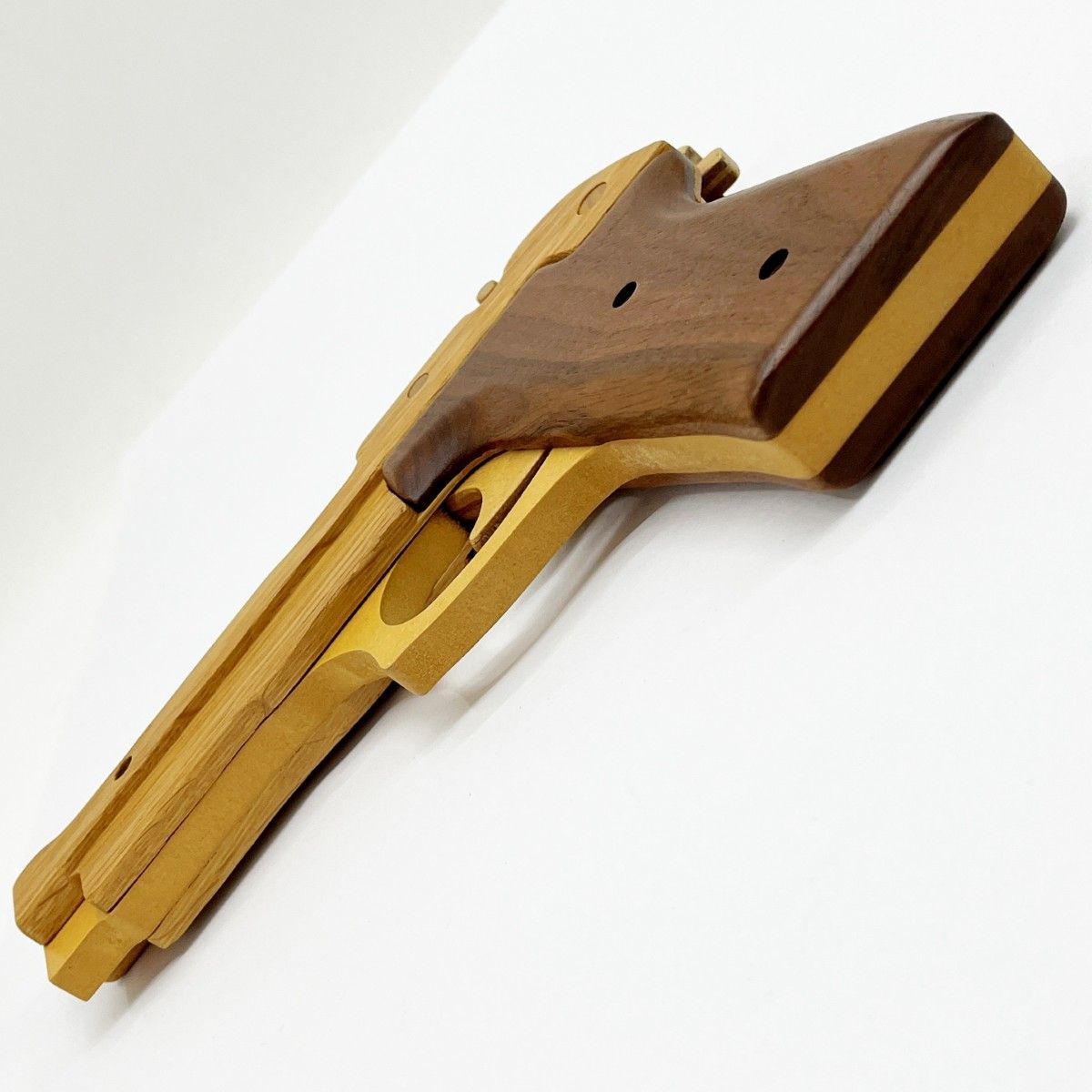 ◇◇旭川家具 ササキ工芸 木製ゴム鉄砲 ディスプレイ BELETTA 92-F