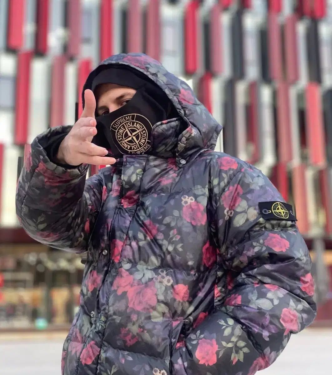 STONE  Supreme 花柄 ダウンジャケット STONE ISLAND(ストーンアイランド) x Supreme(シュプリーム