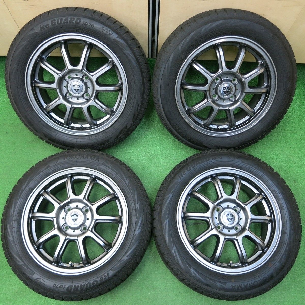 バリ溝 21年 ほぼ10分 スタッドレス 185|60R15 ヨコハマ アイスガード iG70 ESTROSA PCD100|4H 4042406イス