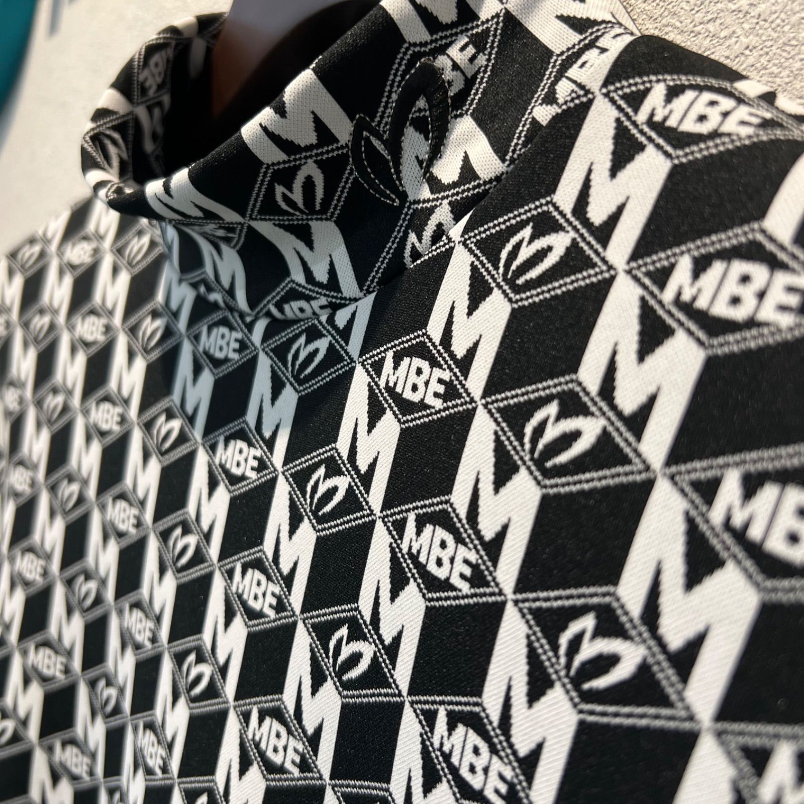 MASTER BUNNY EDITION エコブルーMキューブジャガード長袖ハイネックカットソー サイズ５ L