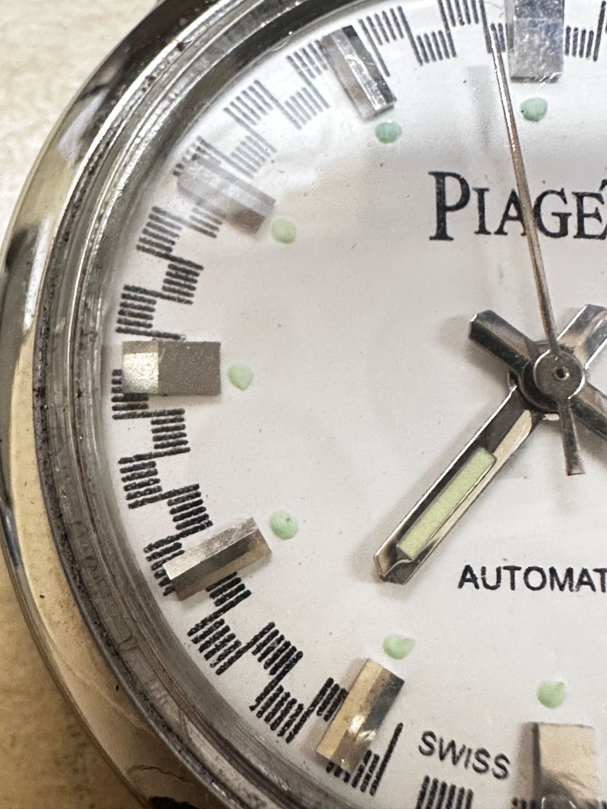 ヴィンテージ ピアジェ白文字盤 自動巻き 17jewels スイス製　再生品 ヴィンテージ ピアジェ PIAGET 白文字盤 自動巻き 25jewels
