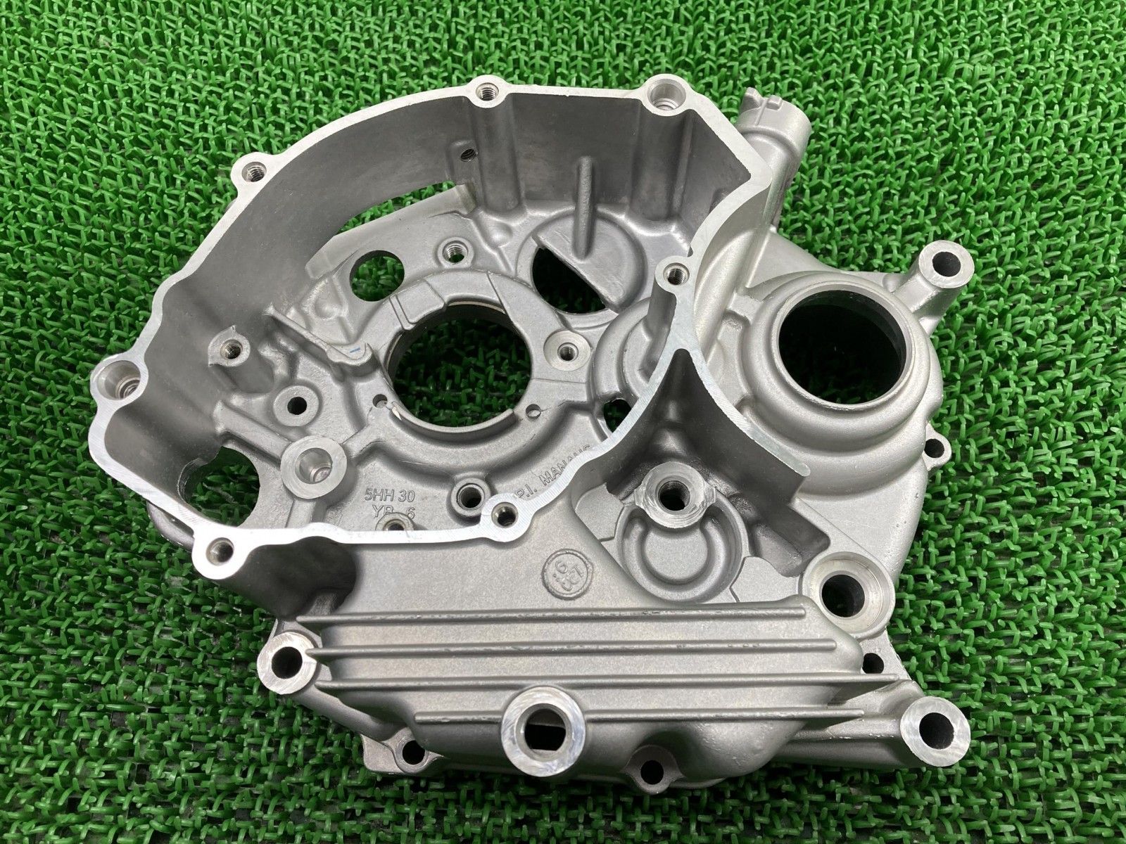 バリオス バリオスII エンジンカバー カワサキ 純正 ZR250A ZR250B