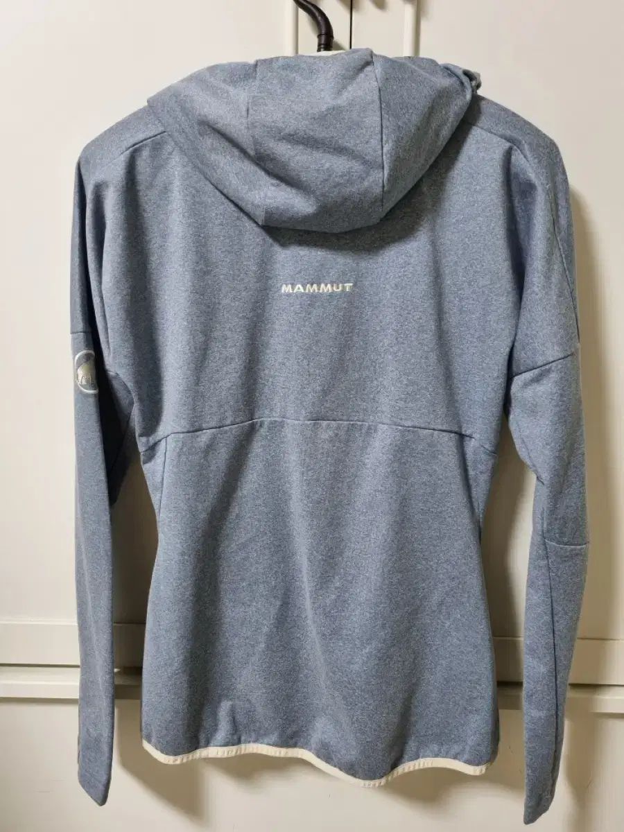 マムート レディース フードジップアップ