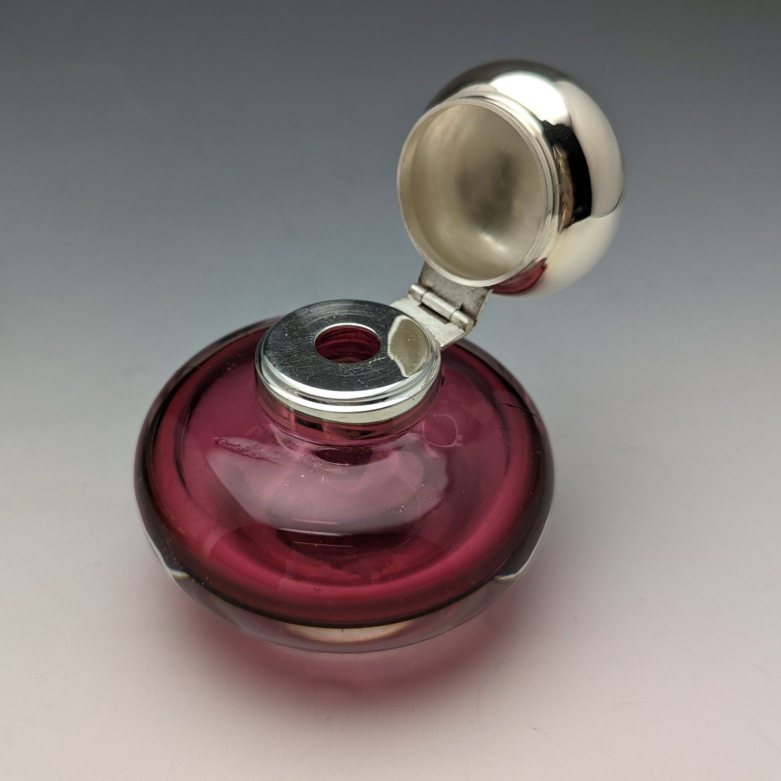 1896年 英国ヴィンテージ 純銀製 インク壺＆受け皿セット Sibray, Hallスターリングシルバーインク壺