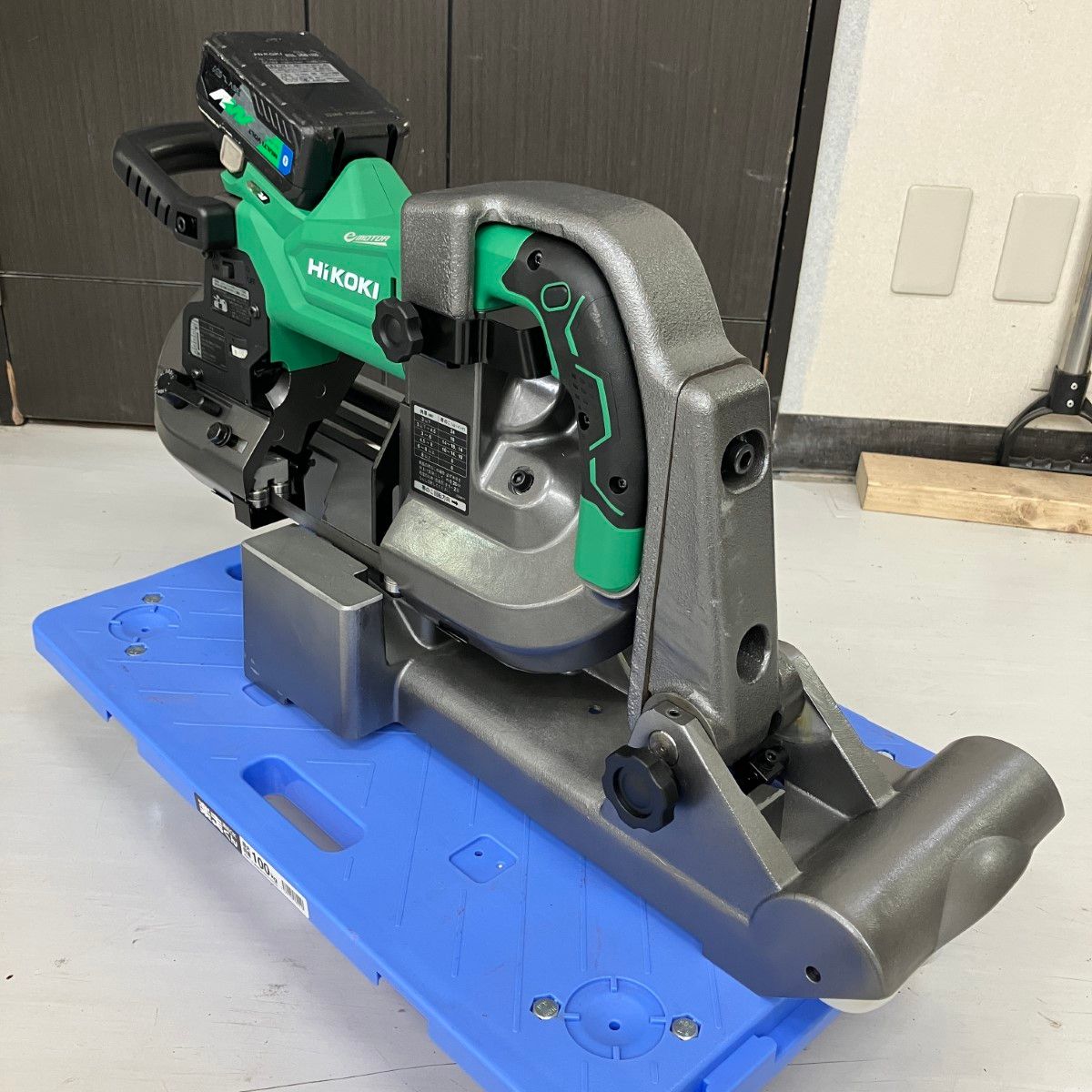 ЗЗHiKOKI ハイコーキ 36v 120mm バンドソー バッテリーx1 スタンド コンターテーブル付 CB3612DA