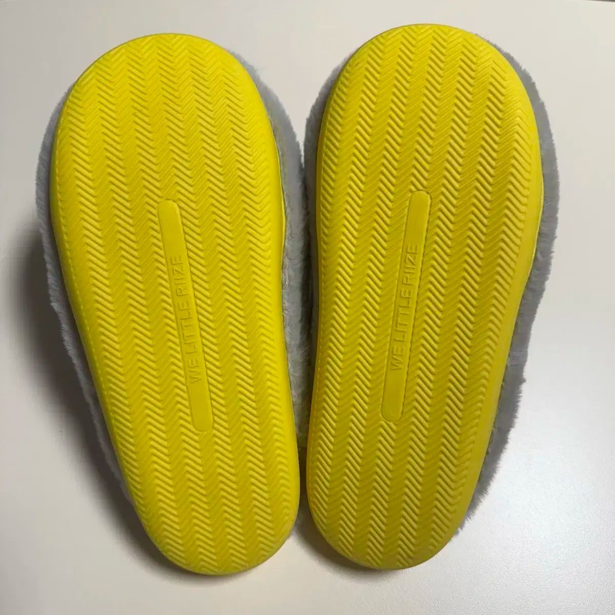 リーラズ Song Eunseok Song Yongdol ルームスリッパ ルームシューズ 室内履き ファーシューズ