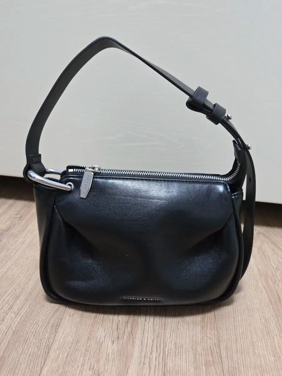 CHARLES - KEITH チャールズアンドキース クロスバッグ ショルダーバッグ ベルトバッグ レディース バッグ