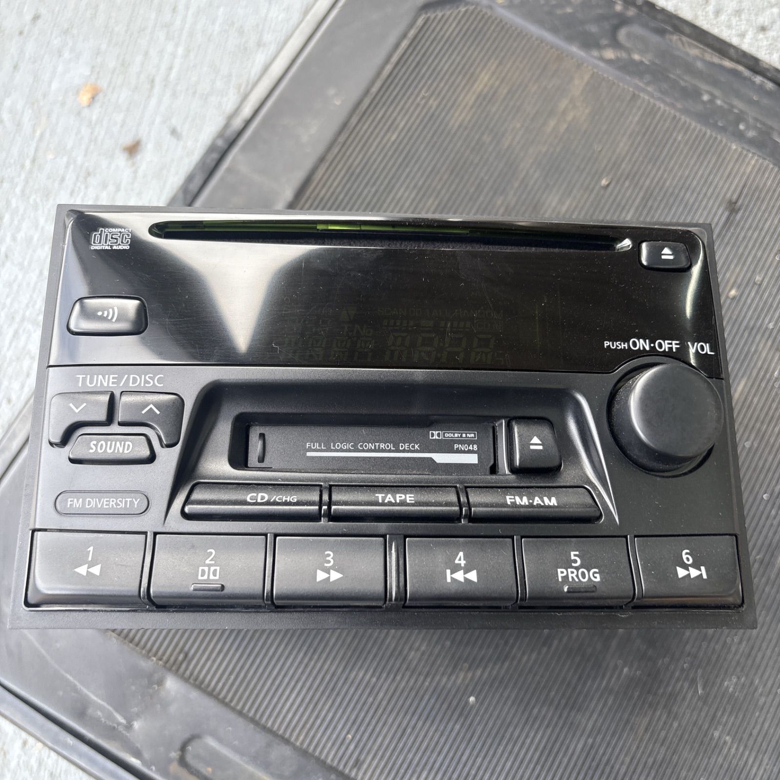 日産 C35ローレル 純正オーディオ - メルカリ