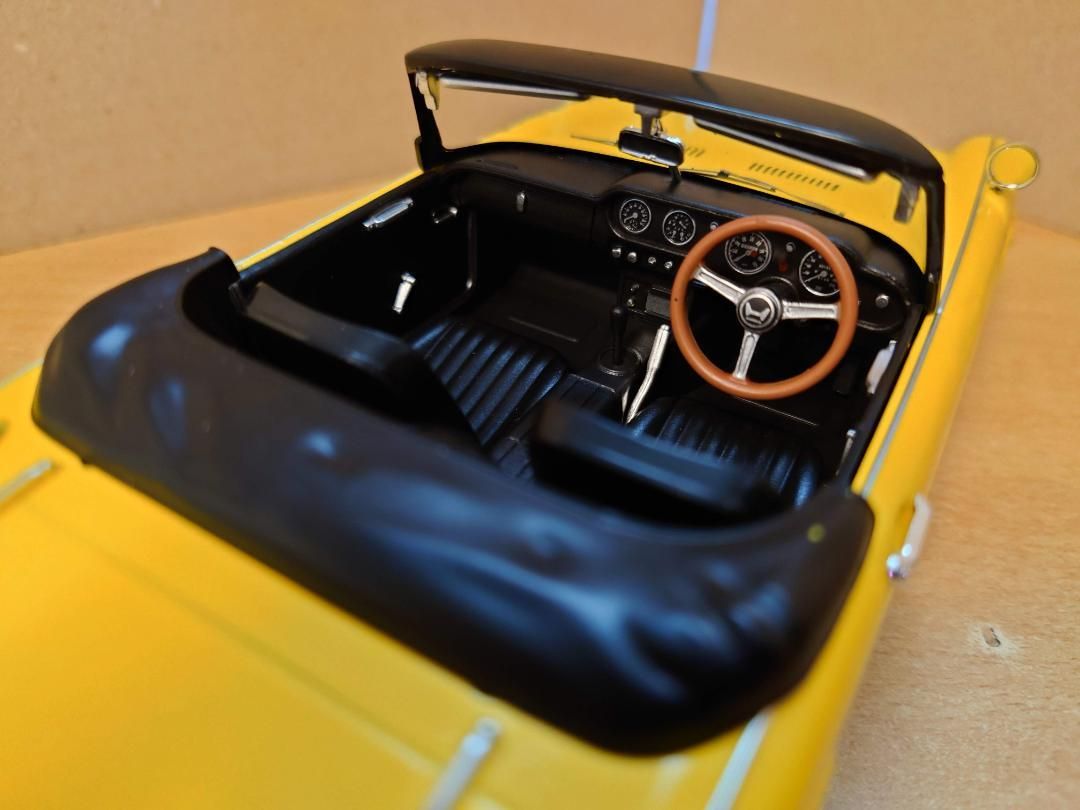 1/18 ホンダS800 イエロー コンバーチブル ダイキャスト製