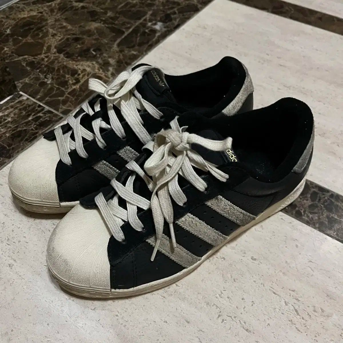 adidas アディダス スーパースター 82 235