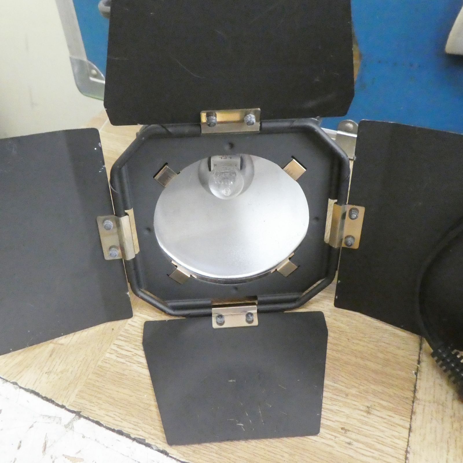 ■RDS ビデオライト　LQMF-Ⅱ　三脚付き２セット　500W ■984