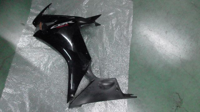 CBR400R NC47-1000xxx の サイドカウル 左 :#1682043462 - メルカリ