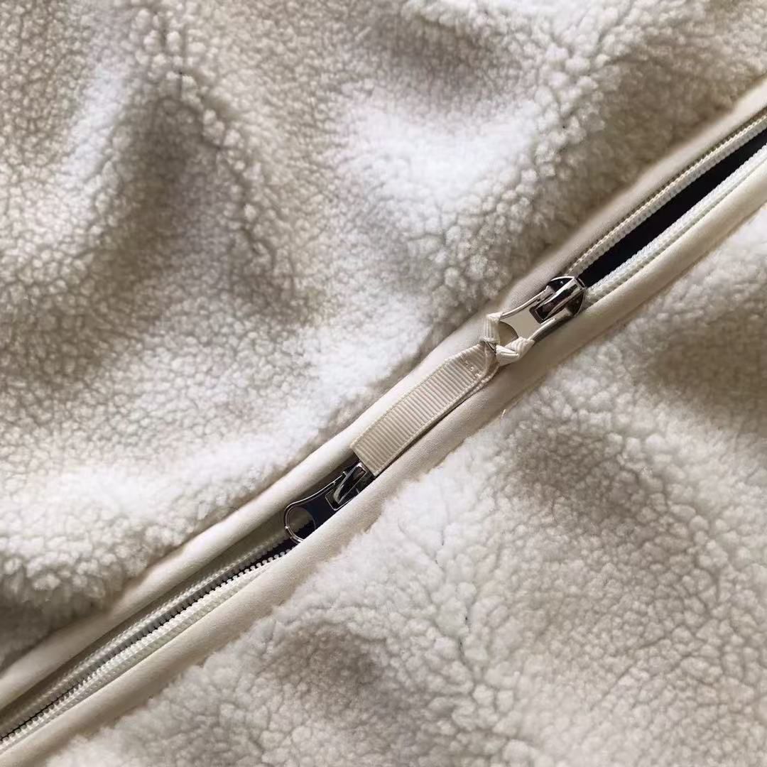 ホワイト