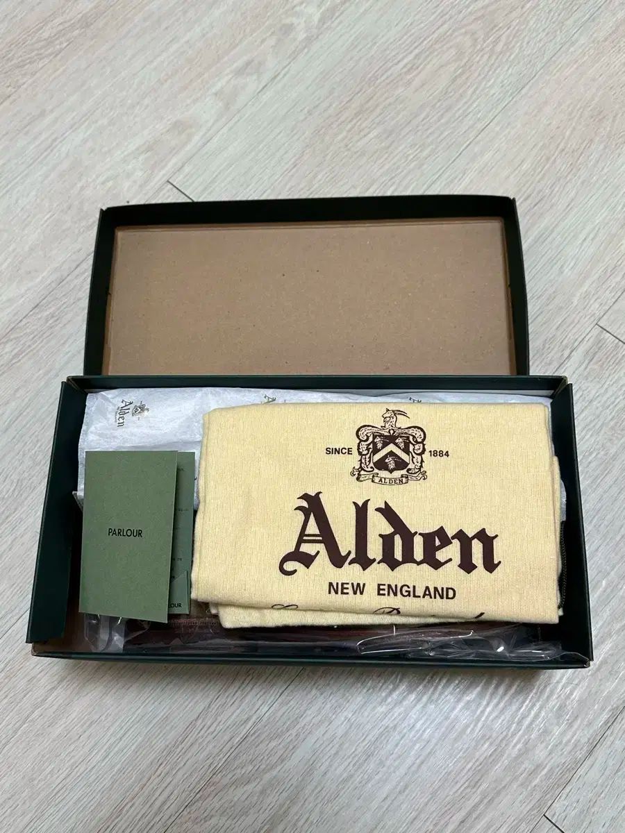 ALDEN オールデン