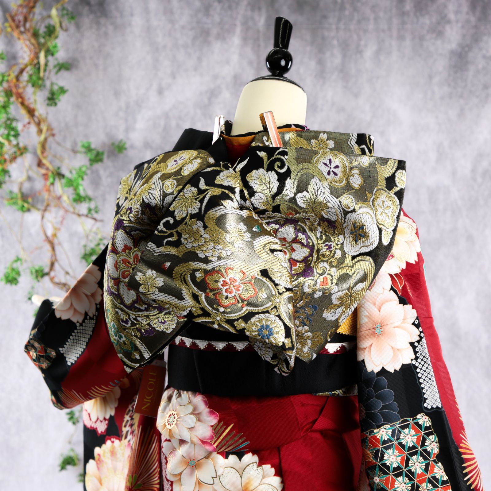 美品　藤田ニコル　美品　金彩　金駒刺繍　逸品　振袖　フルセット 振り袖 藤田ニコル 振袖 フルセットの通販 by megu's shop｜ラクマ
