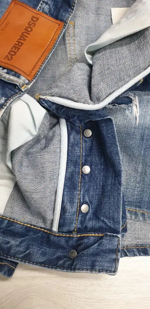 DSQUARED ディースクエアード