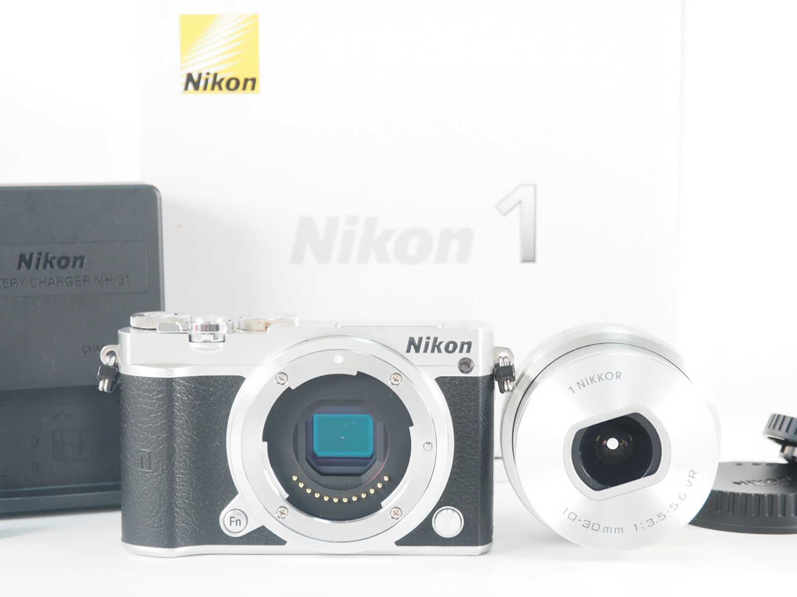 ニコン Nikon 1 J5 Mirrorless Camera Silver 10-30mm Lens 元箱 Z5496A