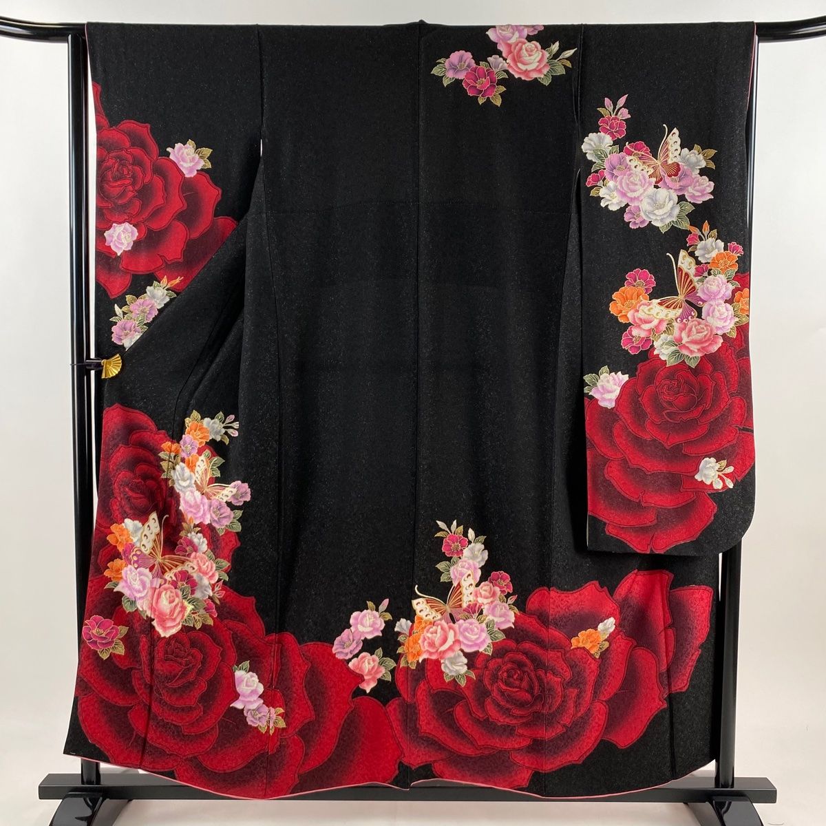 振袖 身丈155.5cm 裄丈63.5cm S 袷 薔薇 蝶 銀通し 金彩 黒 正絹