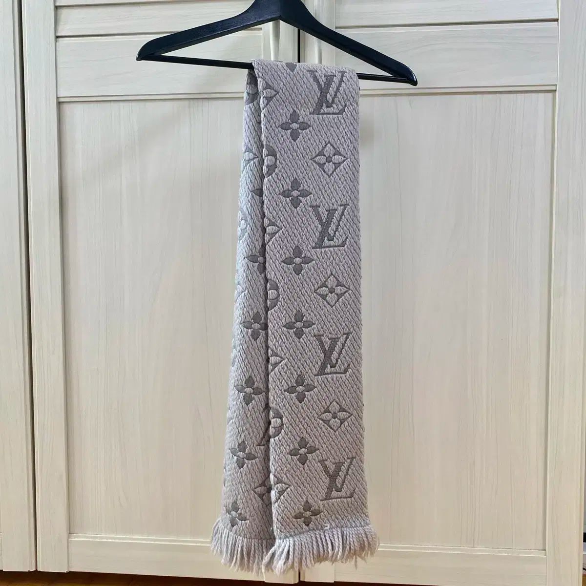 Louis Vuitton ルイヴィトン ロゴマニア マフラー グレー