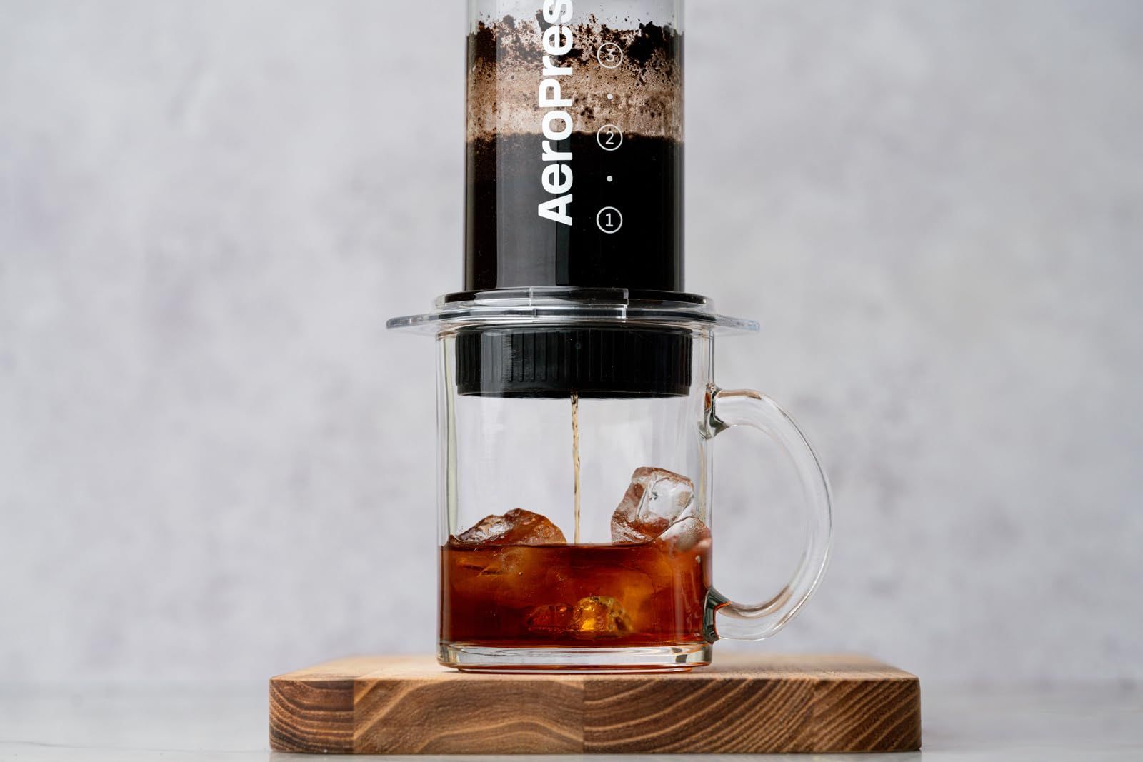 エアロプレス AeroPress 本体 エアロプレスオリジナル コーヒーメーカー フィルター付 フレンチプレス エスプレッソ アイスコーヒー 割れない 圧力抽出