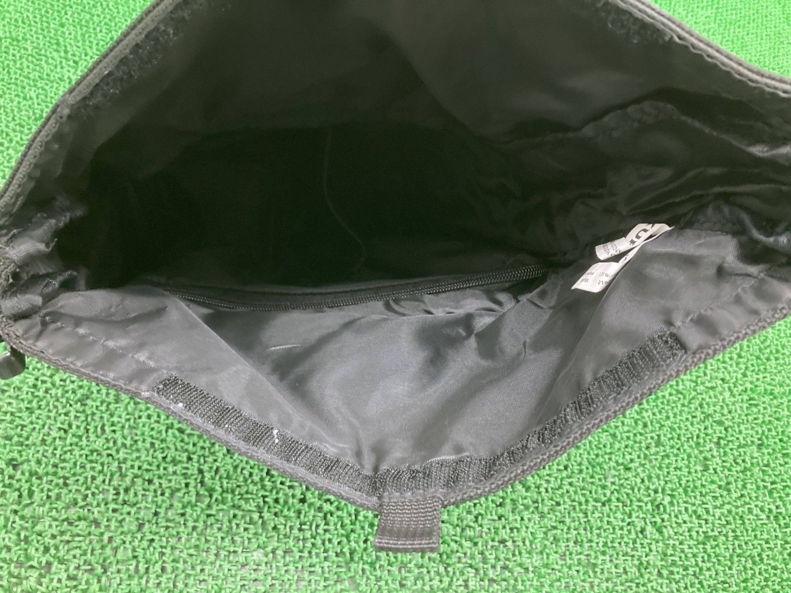 クリアキン製M8ソフテイル スイングアームバッグ 社外 バイク 部品 KURYAKYN ハーレー 18年～ソフテイル ナイロン HOODRAT iE BRIGHTFACE_UK