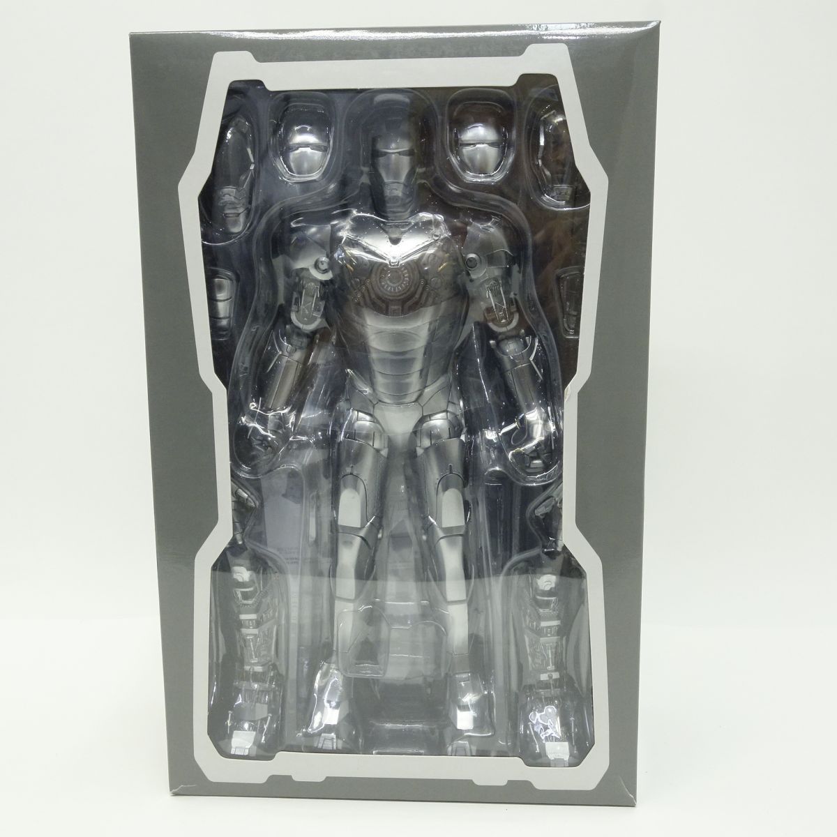 Hot Toys 1/6 アイアンマン・マーク2 アーマー・アンリーシュド版 Amazon.com: Hot Toys Iron Man 2 Movie Masterpiece Limited