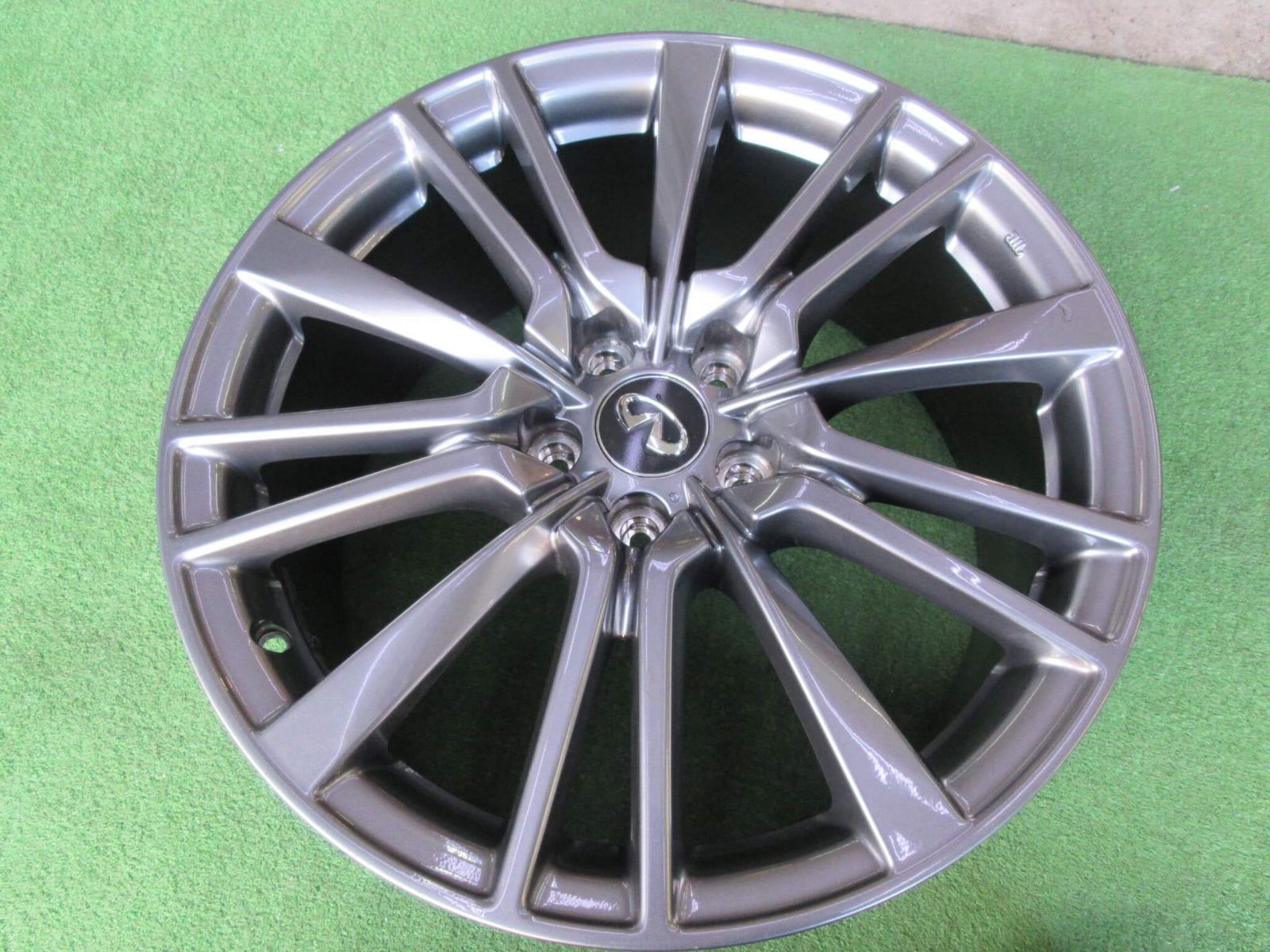 日産 400R V37スカイライン純正ホイール 8.5J-19 5H114.3 +50