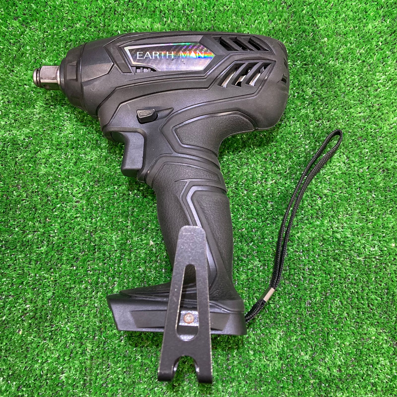 中古品】【0921】高儀 EARTH MAN 18V 充電式 インパクトレンチ IW