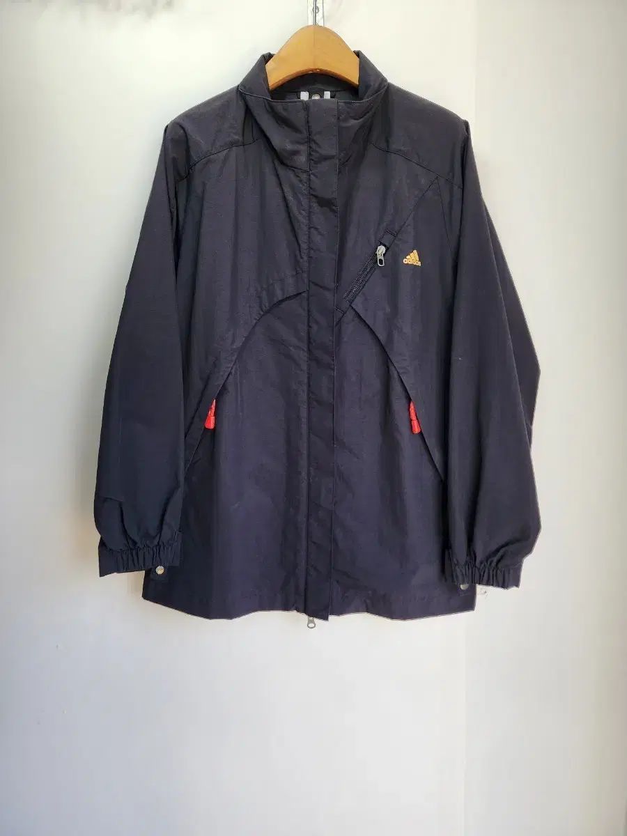 adidas(アディダス) 黒 ウインドブレーカー ジャケット