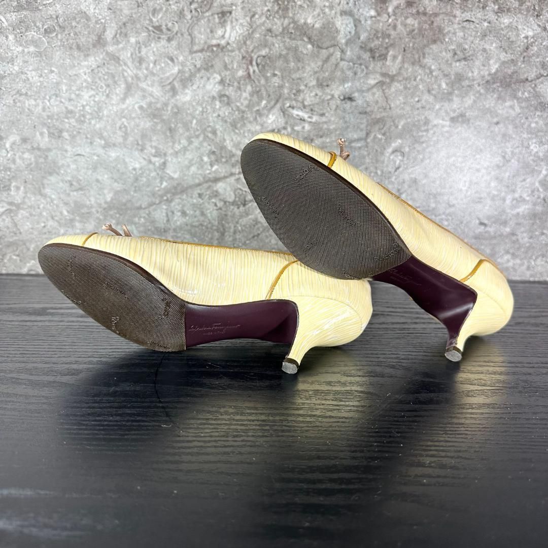 新品サルバトーレフェラガモ エナメルリボン付パンプス S158 極美品 Salvatore Ferragamo サルバトーレフェラガモ リボン